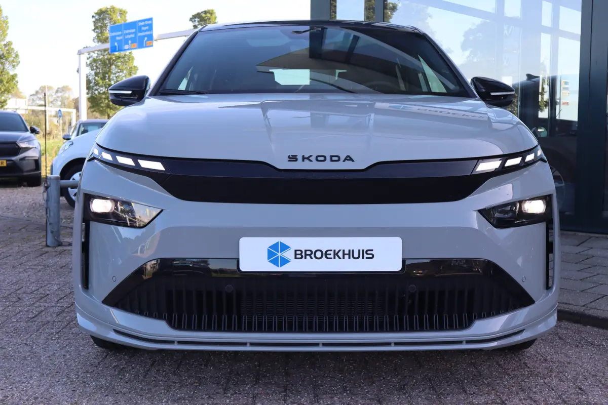 Sportline 286PK | Aansluitpunt voor DC snelladen tot 135kW (85) | Adaptive Cruise control met speed limiter | Bandenspanningscontrolesysteem