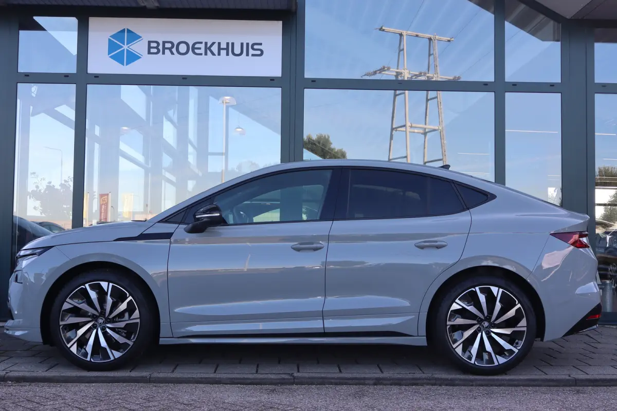 Sportline 286PK | Aansluitpunt voor DC snelladen tot 135kW (85) | Adaptive Cruise control met speed limiter | Bandenspanningscontrolesysteem