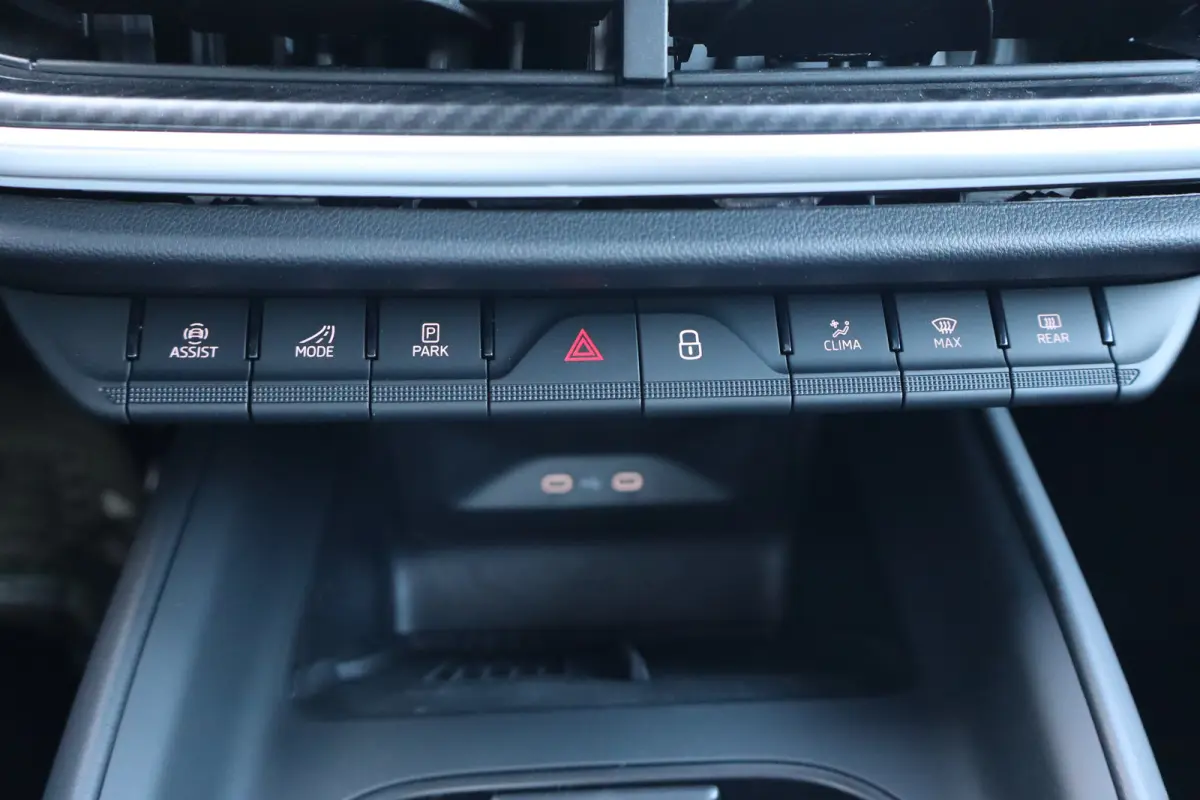 Sportline 286PK | Aansluitpunt voor DC snelladen tot 135kW (85) | Adaptive Cruise control met speed limiter | Bandenspanningscontrolesysteem