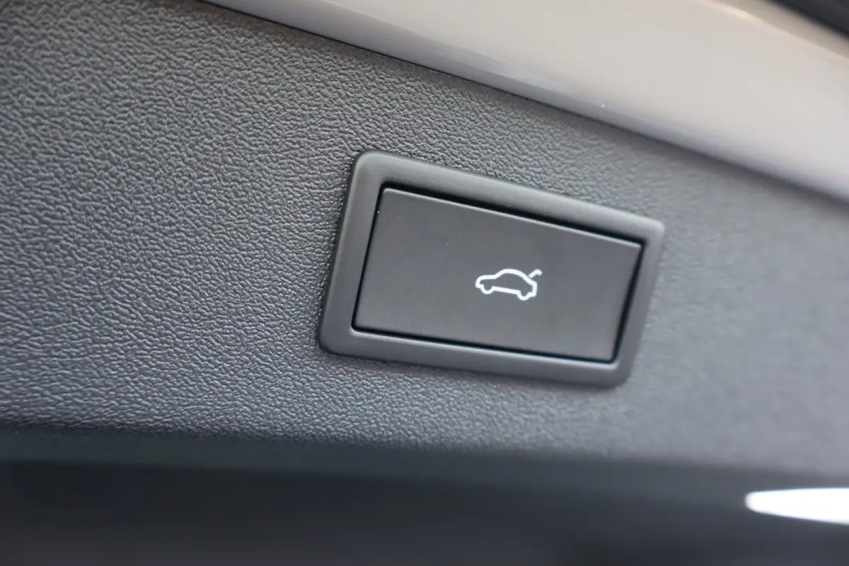 Sportline 286PK | Aansluitpunt voor DC snelladen tot 135kW (85) | Adaptive Cruise control met speed limiter | Bandenspanningscontrolesysteem