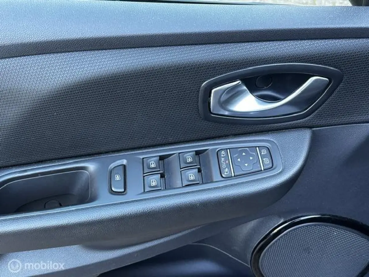 0.9 TCe Bose