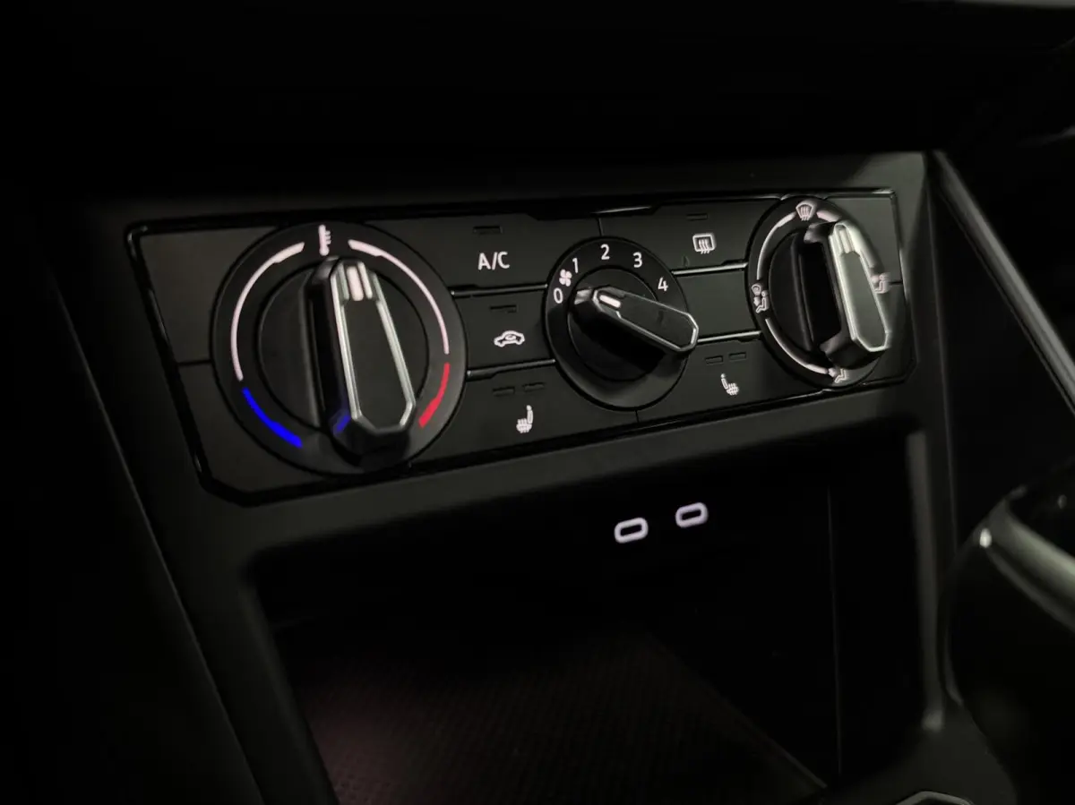 1.5 TSI R-Line|PANO|IQ|VIRTUAL|PDC|CARPLAY