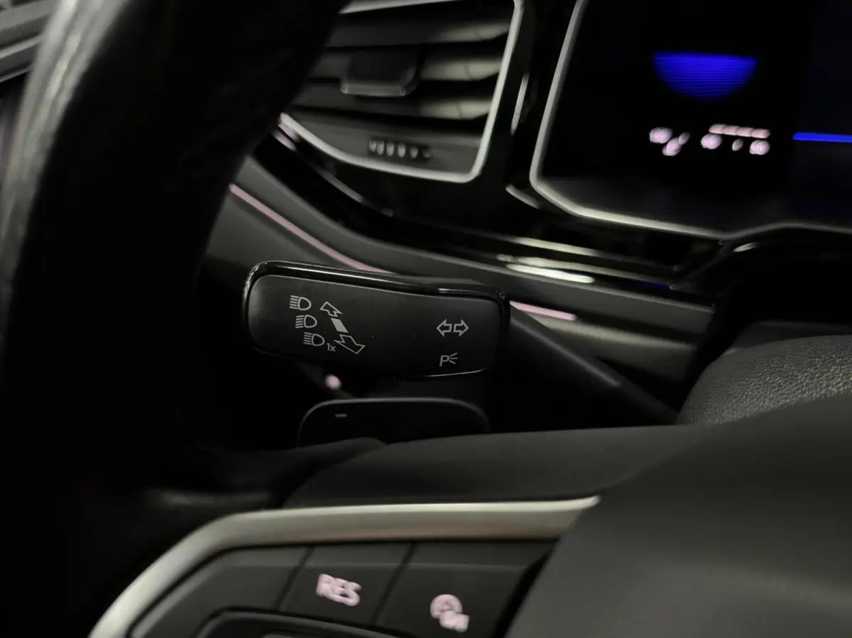 1.5 TSI R-Line|PANO|IQ|VIRTUAL|PDC|CARPLAY