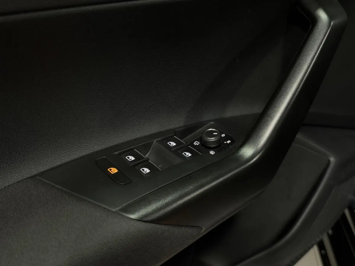 1.5 TSI R-Line|PANO|IQ|VIRTUAL|PDC|CARPLAY