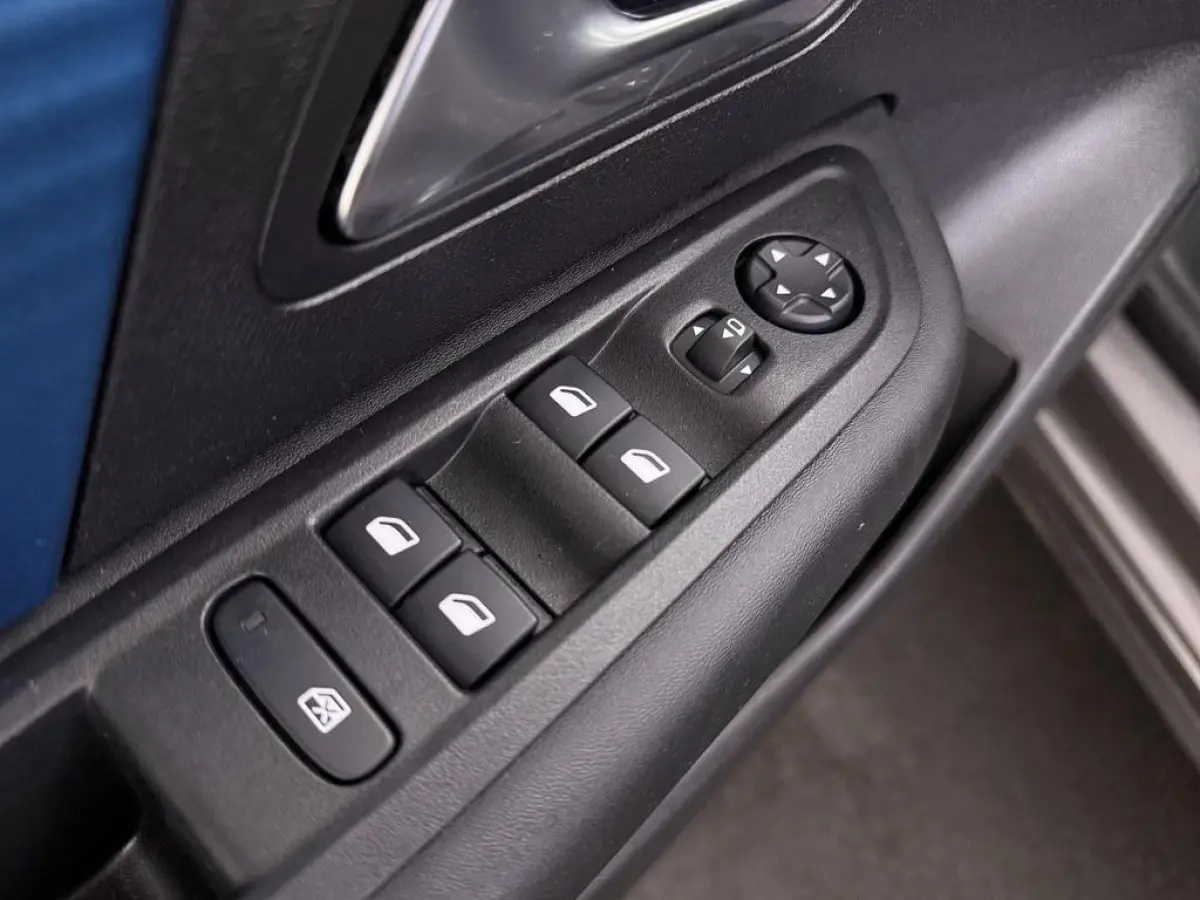 Feel Ed 50 kWh SoH.87% H.Leder/Hud/Ad.Cruise/ 3Fase/Stuurwielverw./Led/18inch/Camera/Nav/CarPlay
