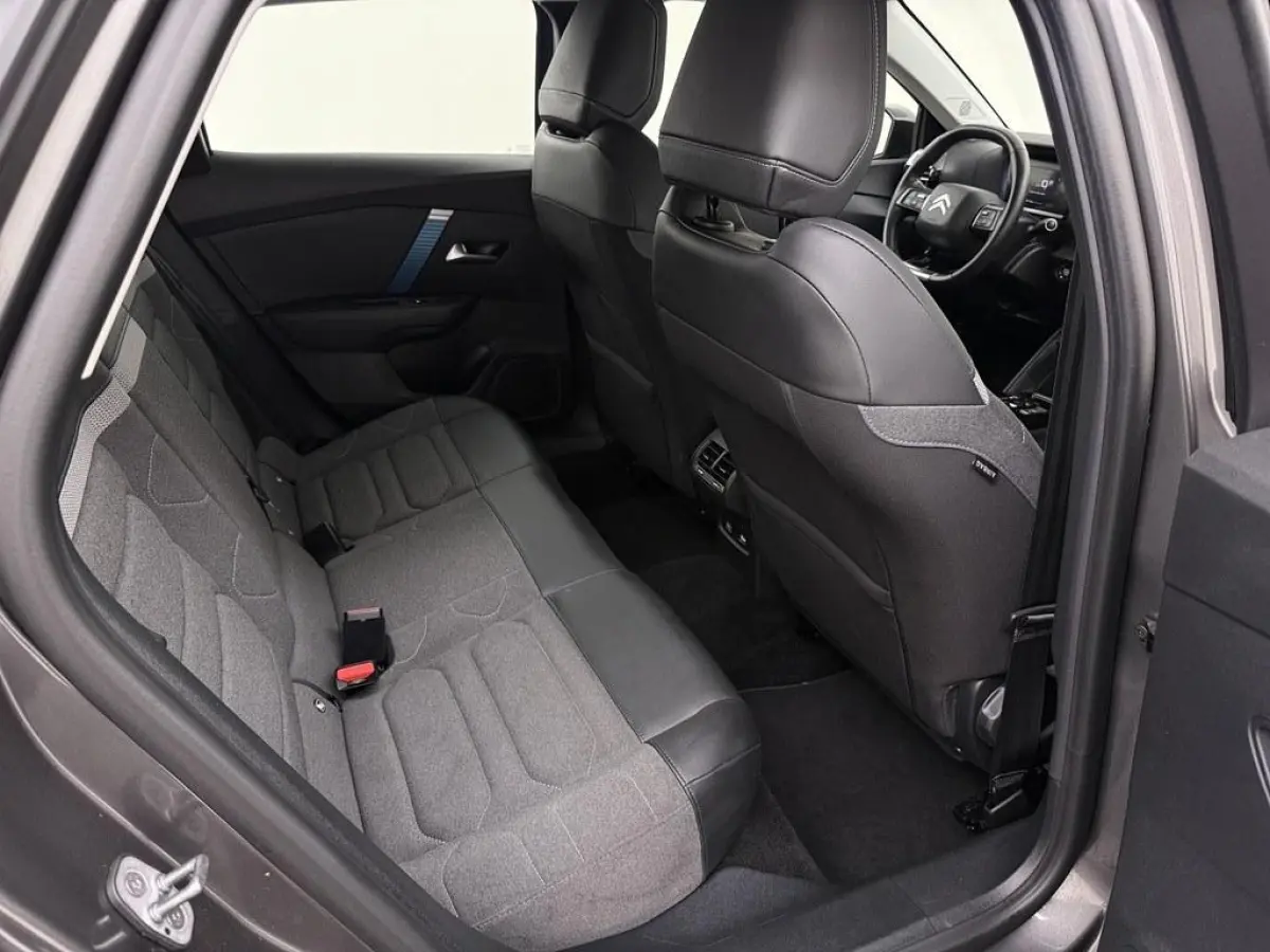 Feel Ed 50 kWh SoH.87% H.Leder/Hud/Ad.Cruise/ 3Fase/Stuurwielverw./Led/18inch/Camera/Nav/CarPlay