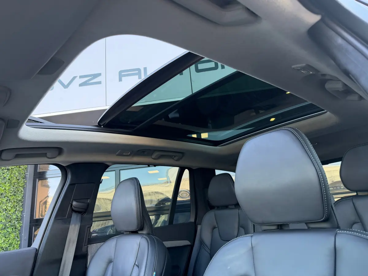 2.0 T8 Recharge AWD Ultra Dark | SOH 95% | Massage | Luchtvering | Alcantara | Trekhaak | BTW