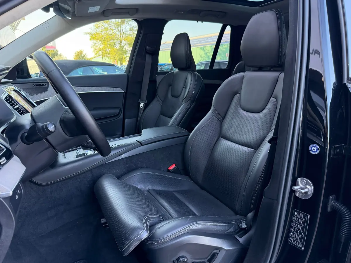 2.0 T8 Recharge AWD Ultra Dark | SOH 95% | Massage | Luchtvering | Alcantara | Trekhaak | BTW