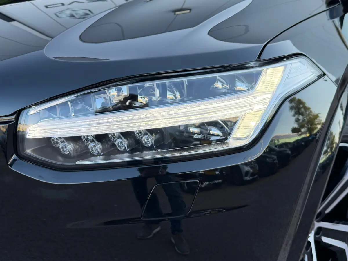 2.0 T8 Recharge AWD Ultra Dark | SOH 95% | Massage | Luchtvering | Alcantara | Trekhaak | BTW