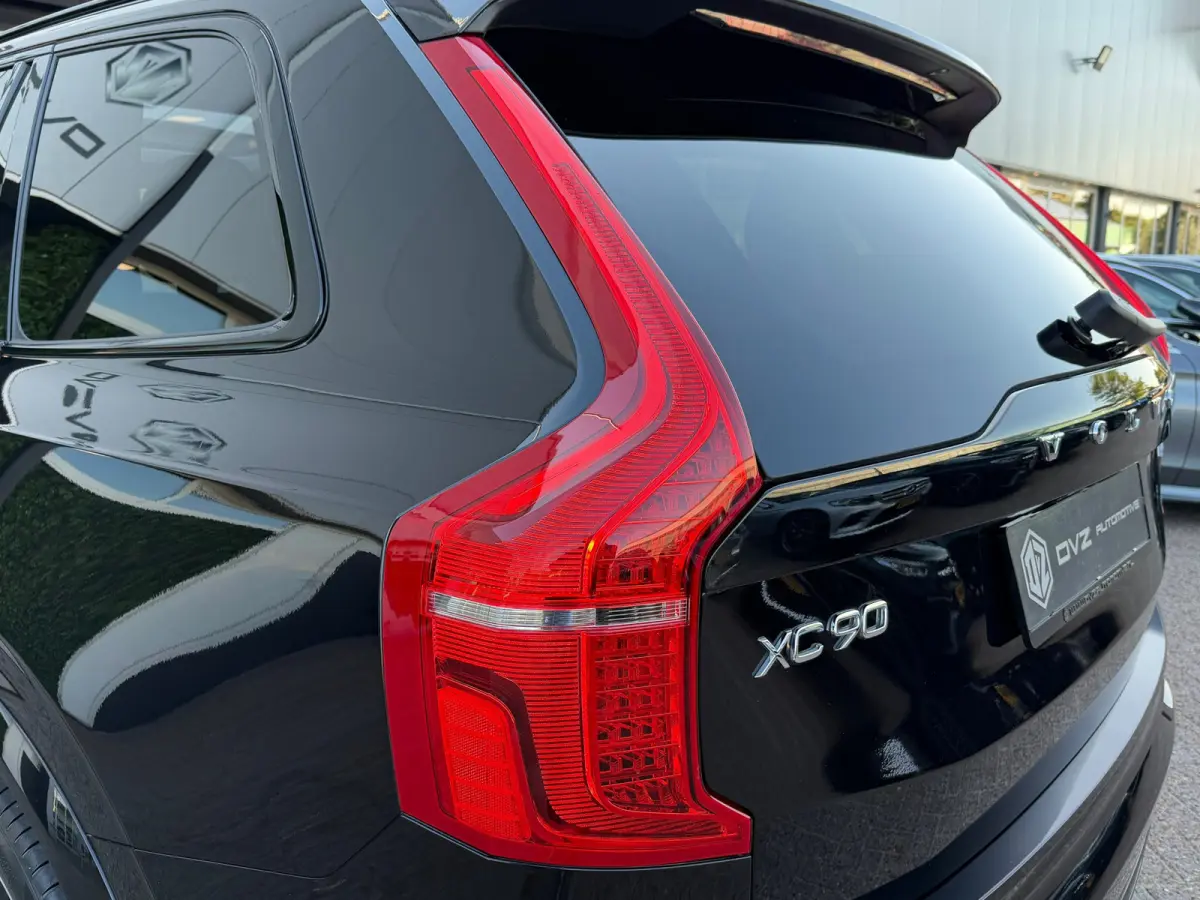 2.0 T8 Recharge AWD Ultra Dark | SOH 95% | Massage | Luchtvering | Alcantara | Trekhaak | BTW