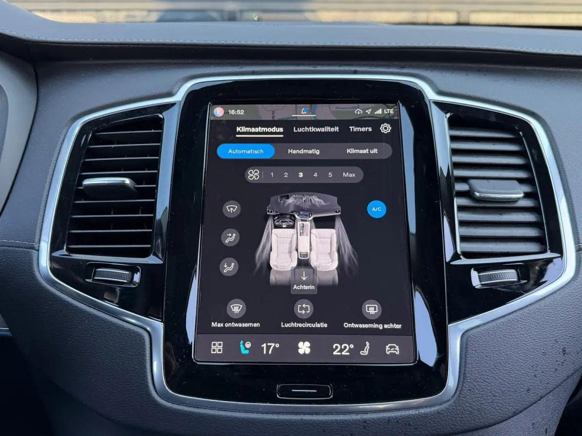 2.0 T8 Recharge AWD Ultra Dark | SOH 95% | Massage | Luchtvering | Alcantara | Trekhaak | BTW
