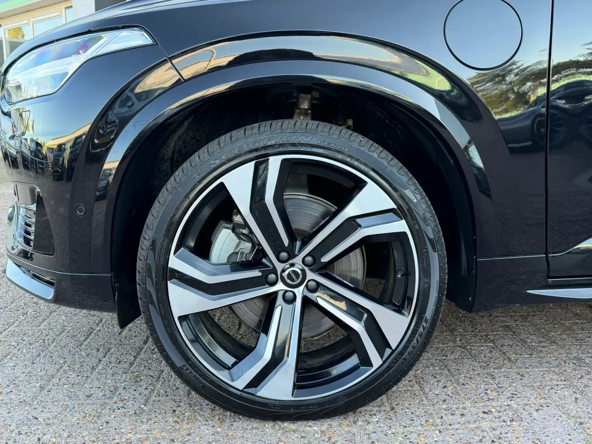 2.0 T8 Recharge AWD Ultra Dark | SOH 95% | Massage | Luchtvering | Alcantara | Trekhaak | BTW