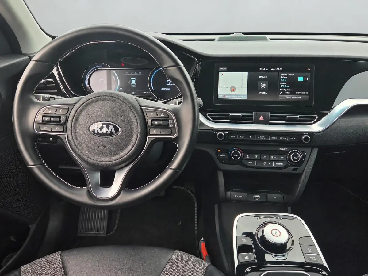 DynamicLine 39kWh | Camera | Adaptive Cruise | Apple Carplay | Keyless entry SOH 93,8% | Rijklaarprijs!