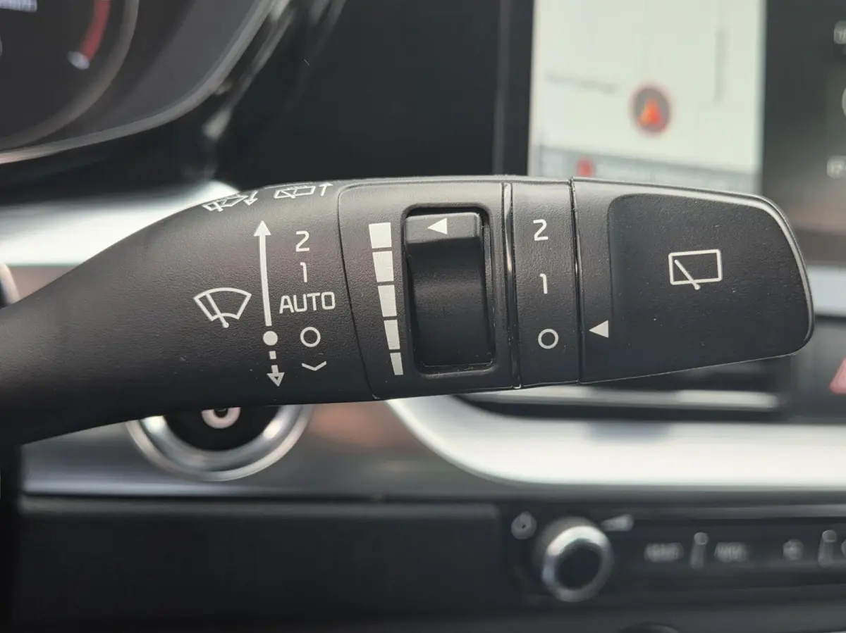 DynamicLine 39kWh | Camera | Adaptive Cruise | Apple Carplay | Keyless entry SOH 93,8% | Rijklaarprijs!