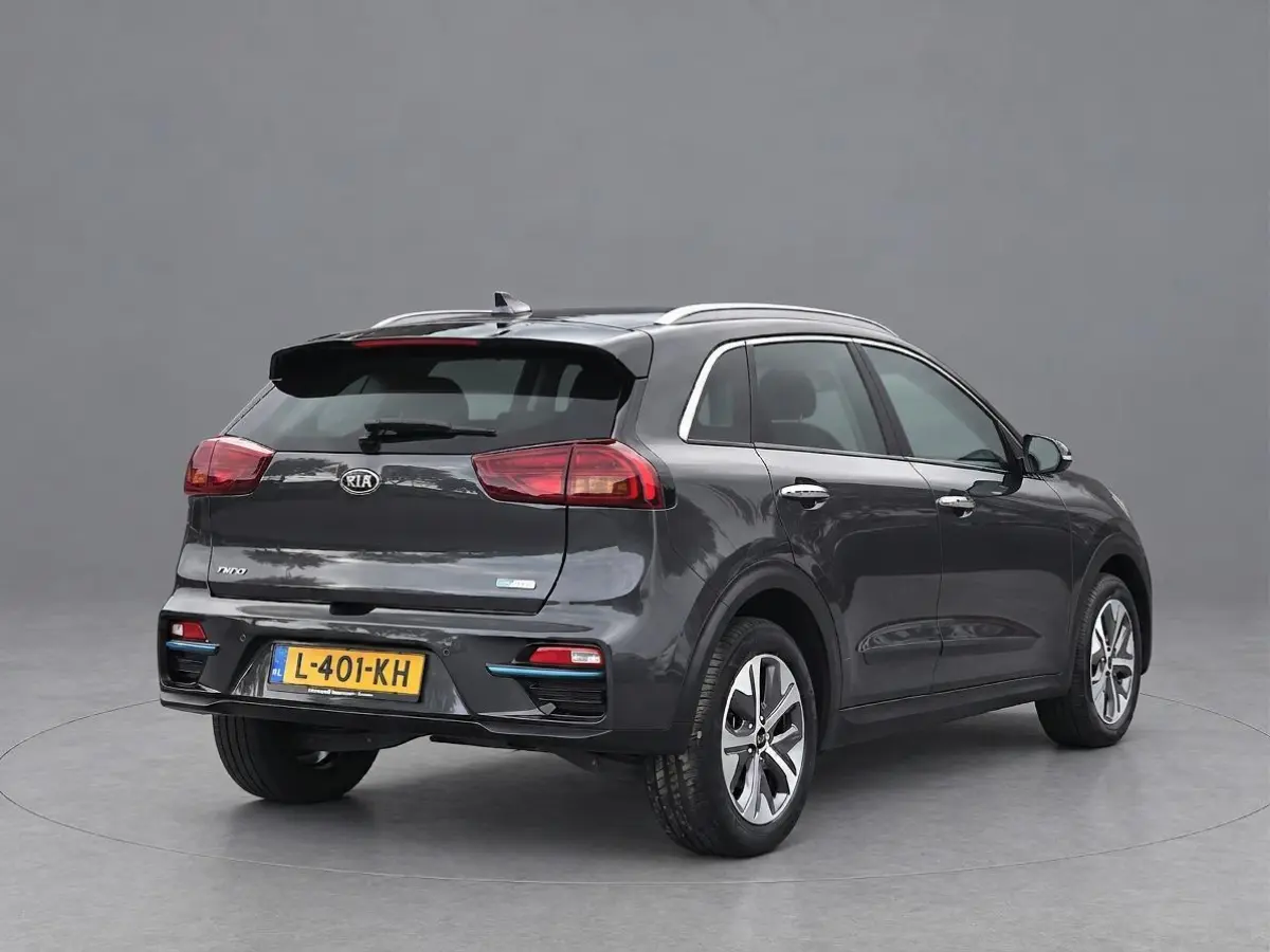 DynamicLine 39kWh | Camera | Adaptive Cruise | Apple Carplay | Keyless entry SOH 93,8% | Rijklaarprijs!