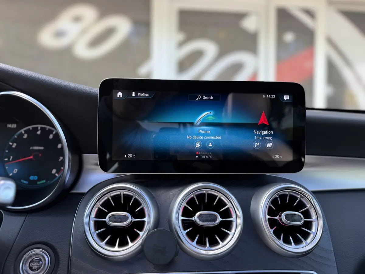300 4MATIC Premium AMG styling / Schuif-kanteldak / Navi / 20" / Carplay / 360 Camera