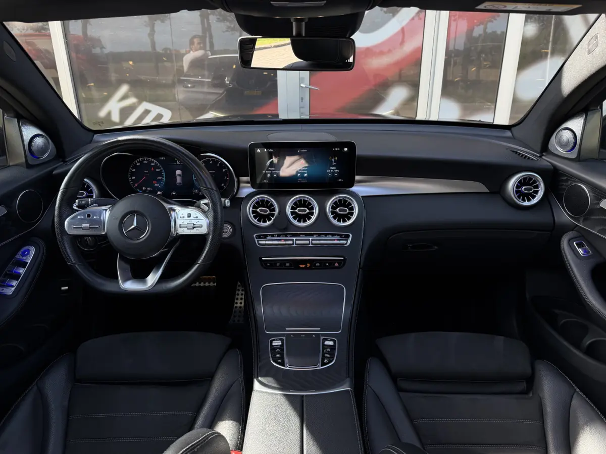 300 4MATIC Premium AMG styling / Schuif-kanteldak / Navi / 20" / Carplay / 360 Camera