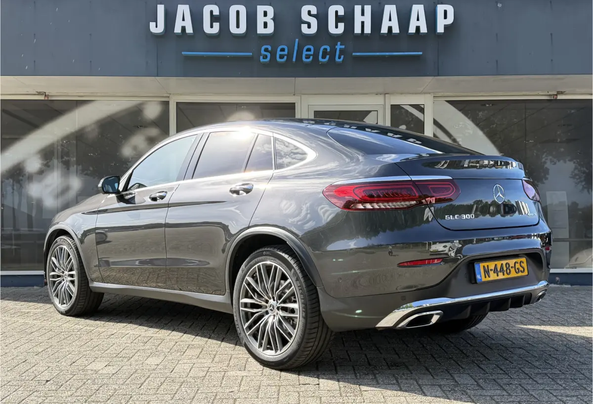 300 4MATIC Premium AMG styling / Schuif-kanteldak / Navi / 20" / Carplay / 360 Camera