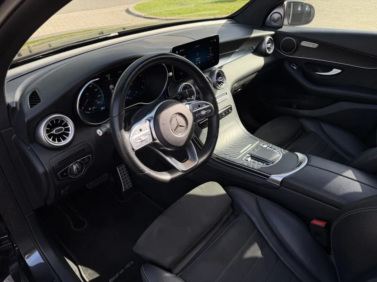 300 4MATIC Premium AMG styling / Schuif-kanteldak / Navi / 20" / Carplay / 360 Camera