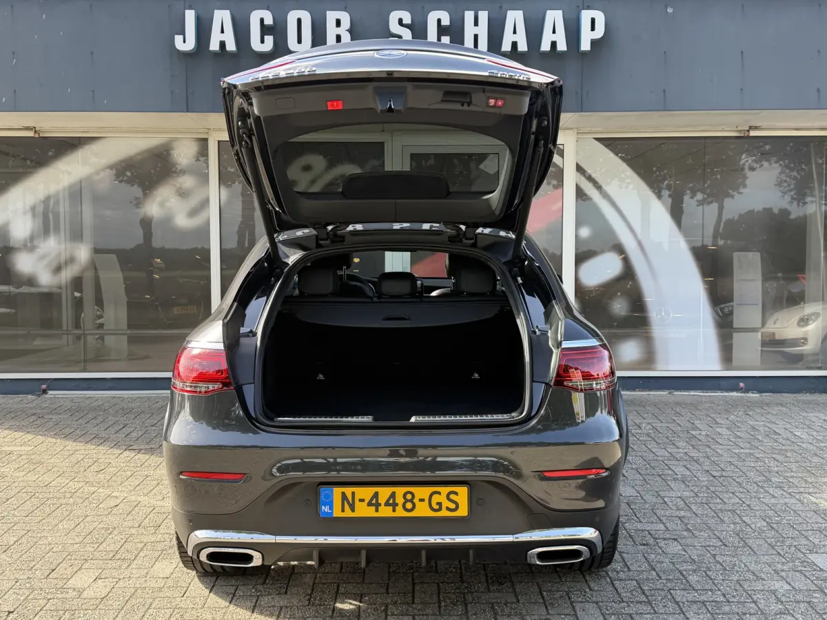 300 4MATIC Premium AMG styling / Schuif-kanteldak / Navi / 20" / Carplay / 360 Camera