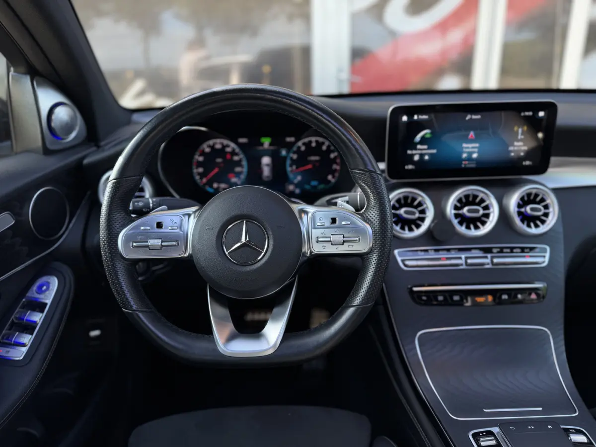 300 4MATIC Premium AMG styling / Schuif-kanteldak / Navi / 20" / Carplay / 360 Camera