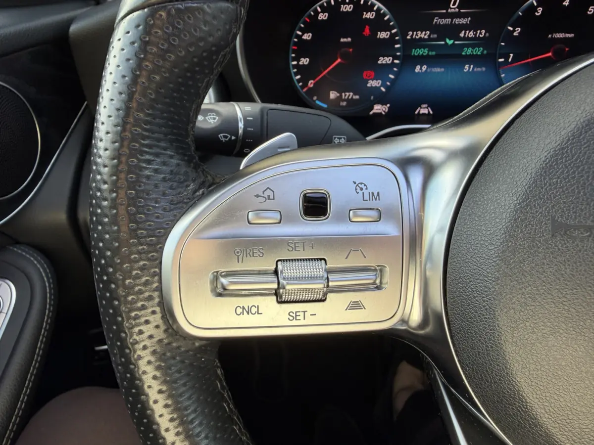 300 4MATIC Premium AMG styling / Schuif-kanteldak / Navi / 20" / Carplay / 360 Camera