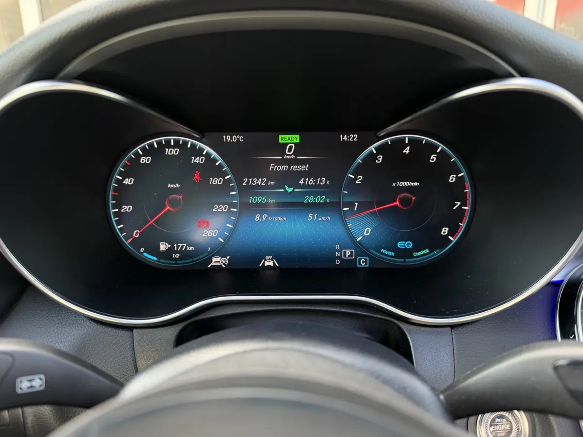 300 4MATIC Premium AMG styling / Schuif-kanteldak / Navi / 20" / Carplay / 360 Camera