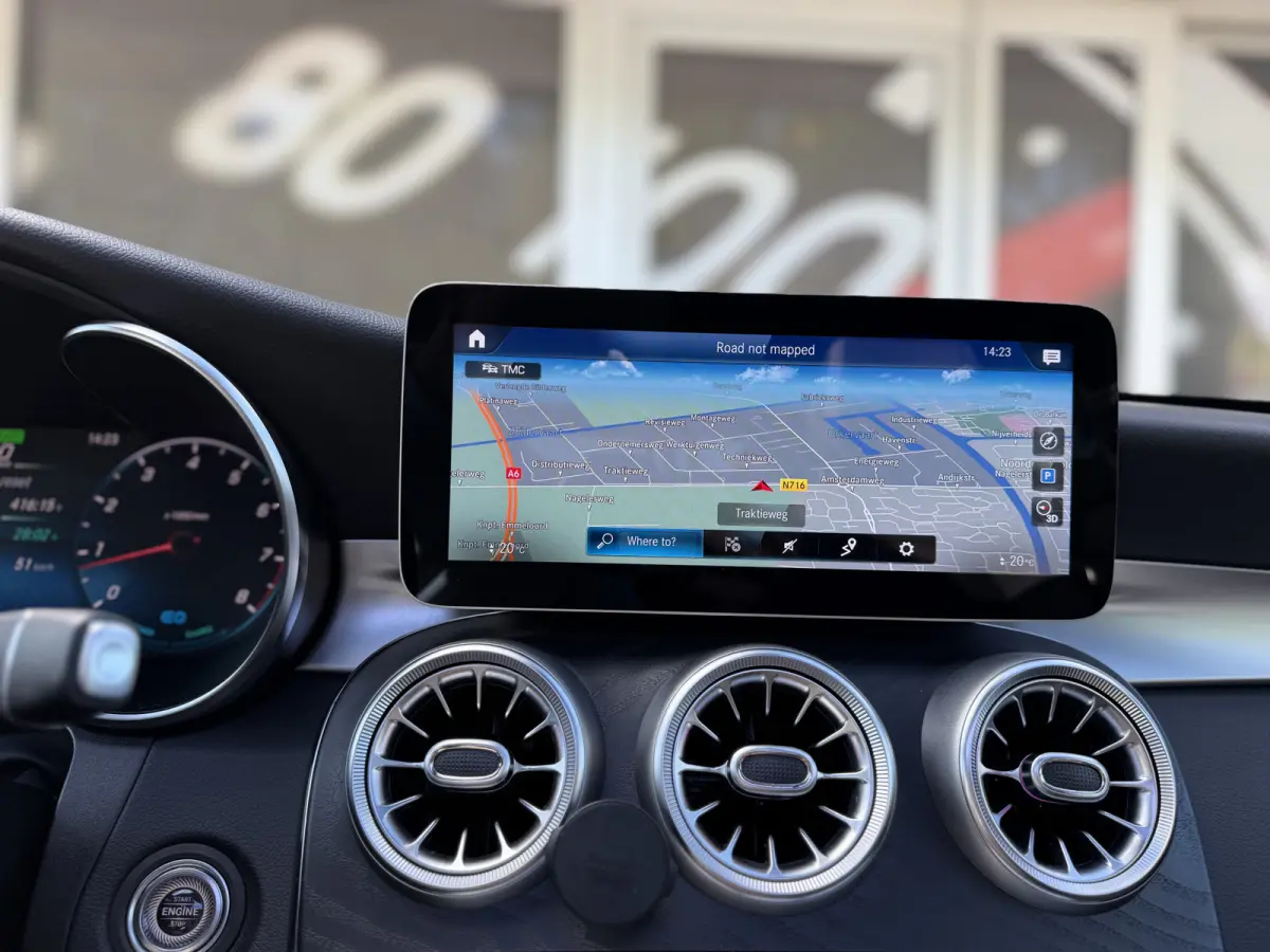 300 4MATIC Premium AMG styling / Schuif-kanteldak / Navi / 20" / Carplay / 360 Camera