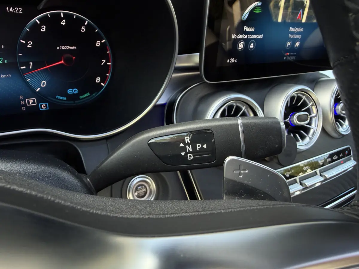 300 4MATIC Premium AMG styling / Schuif-kanteldak / Navi / 20" / Carplay / 360 Camera