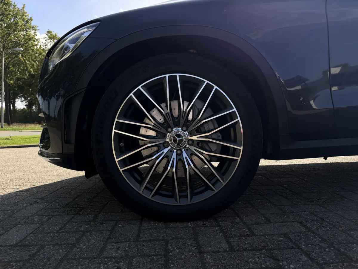 300 4MATIC Premium AMG styling / Schuif-kanteldak / Navi / 20" / Carplay / 360 Camera