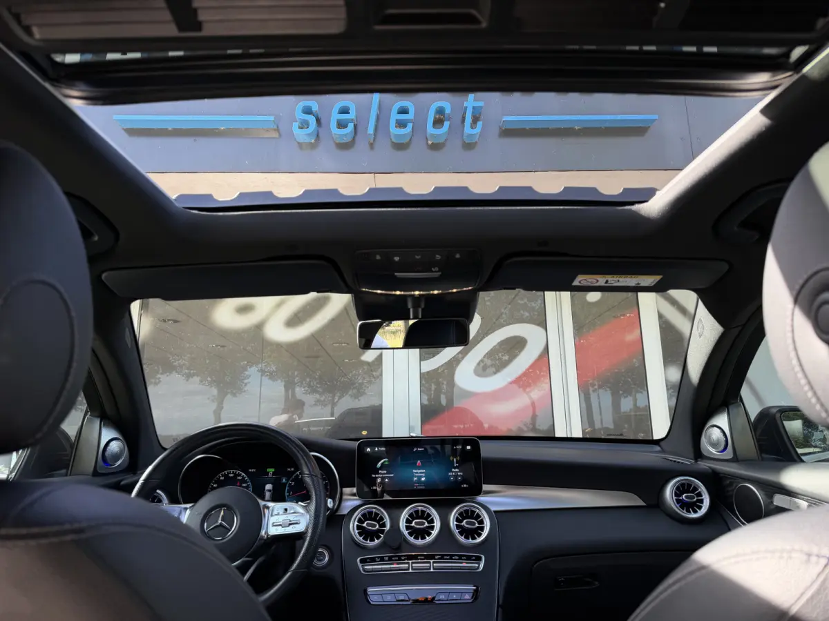 300 4MATIC Premium AMG styling / Schuif-kanteldak / Navi / 20" / Carplay / 360 Camera