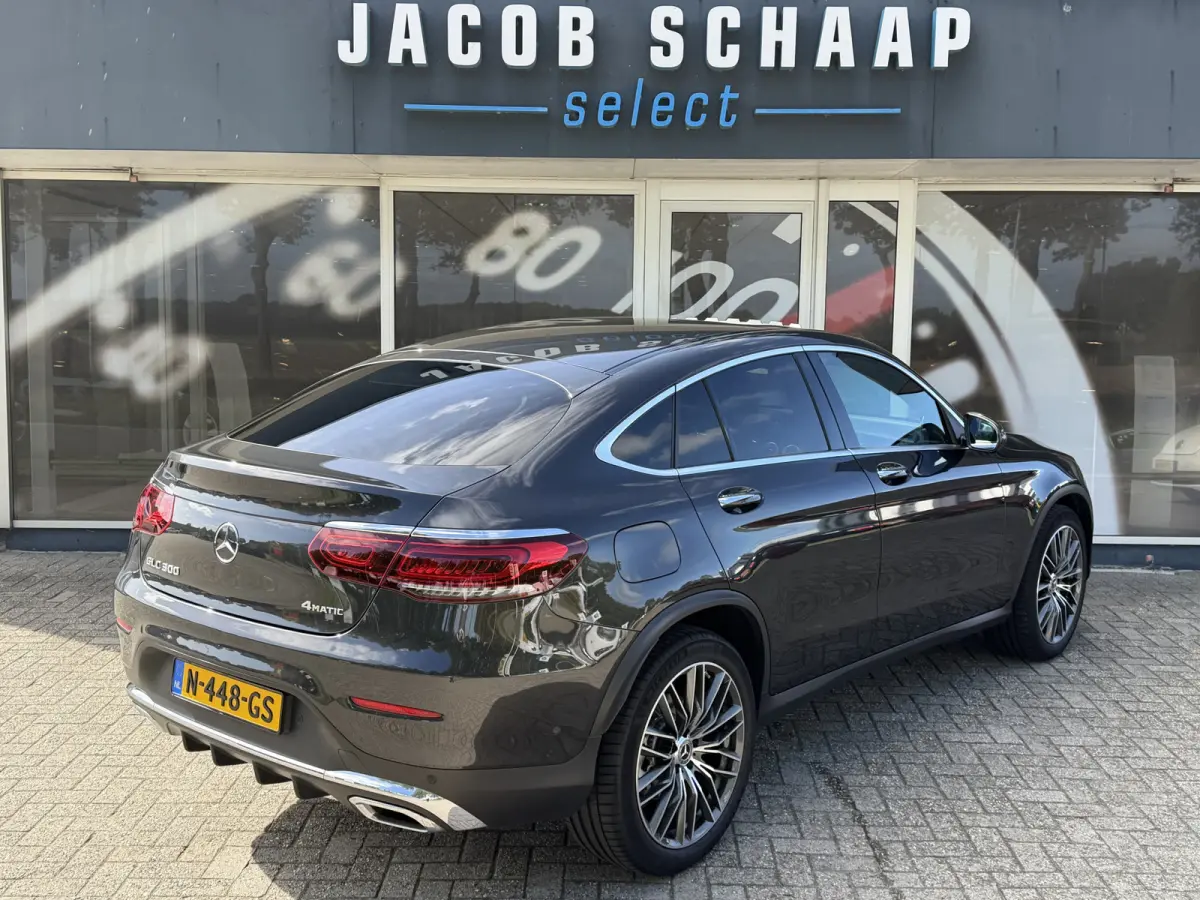 300 4MATIC Premium AMG styling / Schuif-kanteldak / Navi / 20" / Carplay / 360 Camera