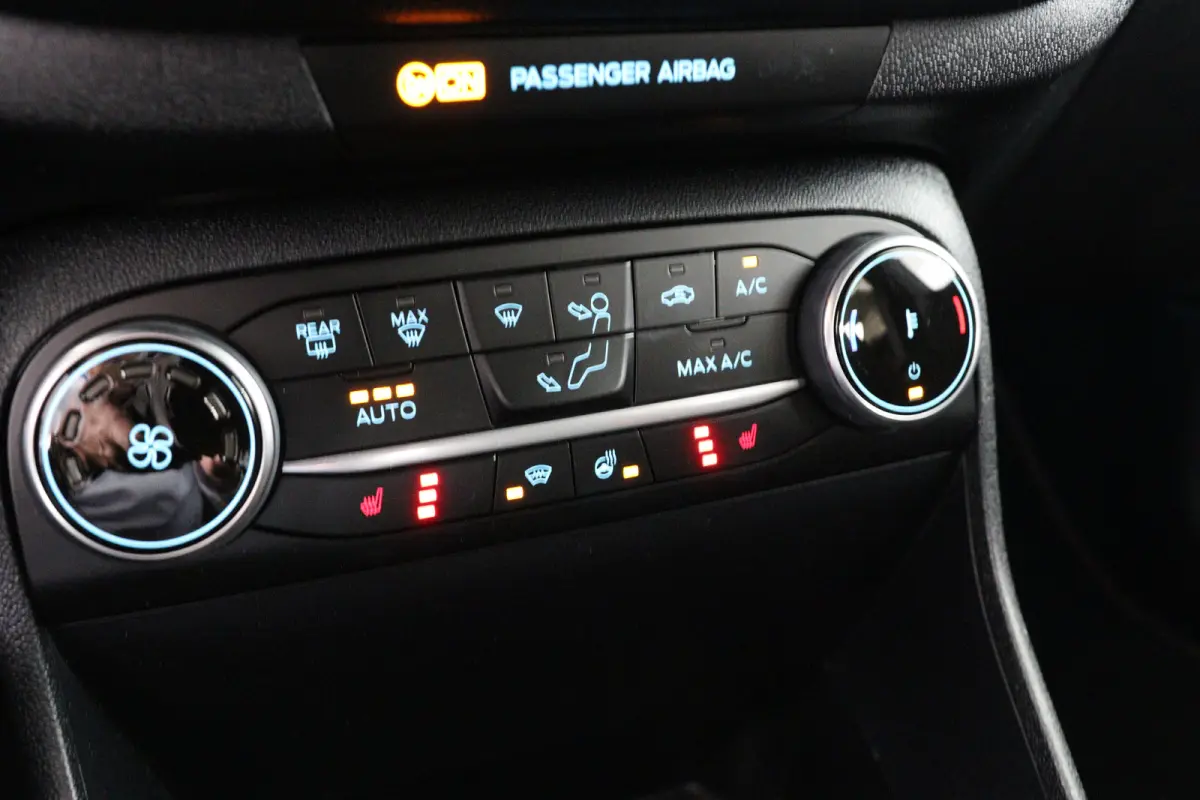 1.0 EcoBoost Hybrid ST-Line X | Camera | Stoel-/Stuurverwarming | Voorruitverwarming | Climate Control | Cruise Control | Led Koplampen