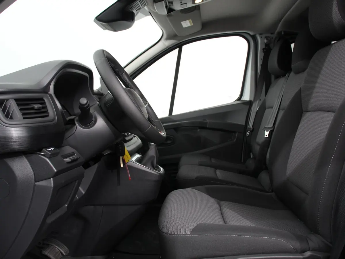 2.0 Blue dCi 150 EDC T30 L2H1 Advance Dubbele cabine Navigatie Airco Lichtmetalen velgen Betimmering Trekhaak Camera Parkeer sensoren Dab