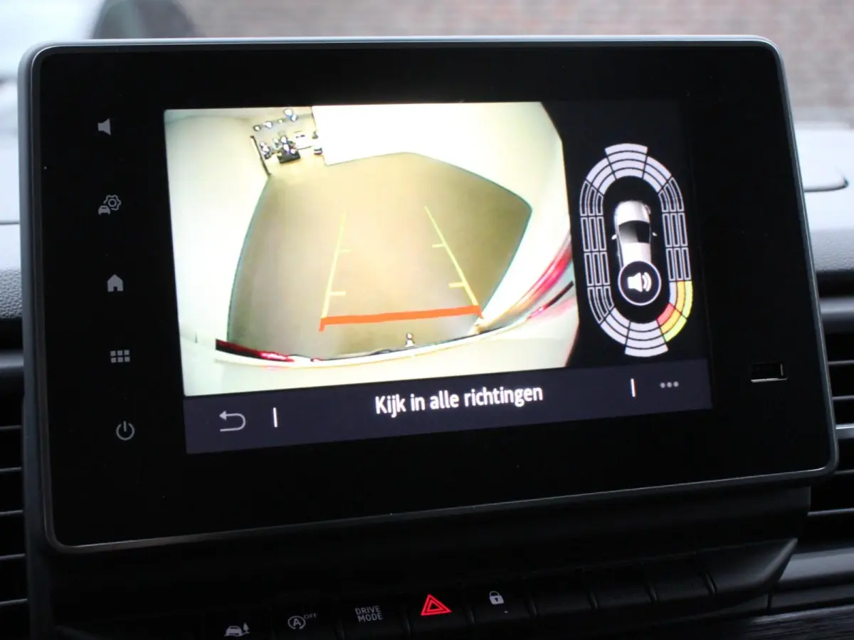 2.0 Blue dCi 150 EDC T30 L2H1 Advance Dubbele cabine Navigatie Airco Lichtmetalen velgen Betimmering Trekhaak Camera Parkeer sensoren Dab