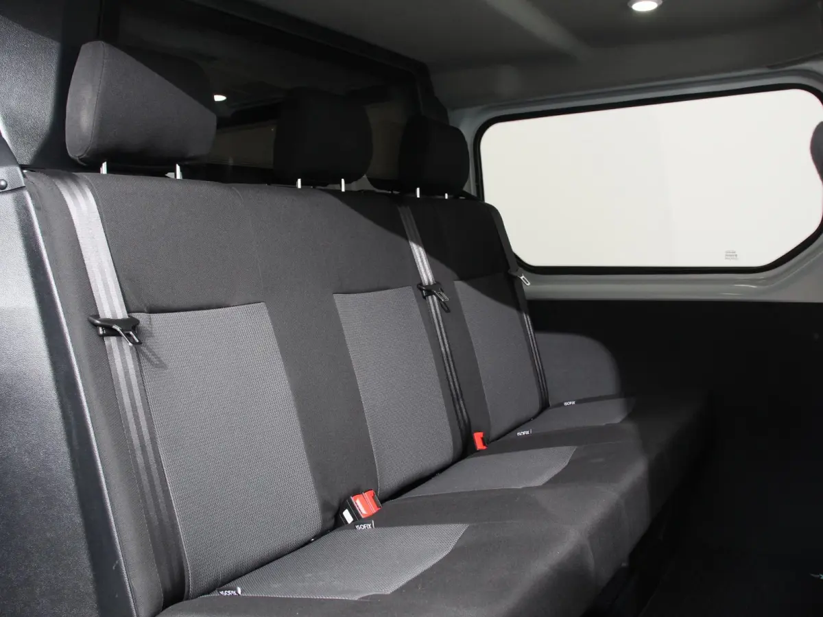 2.0 Blue dCi 150 EDC T30 L2H1 Advance Dubbele cabine Navigatie Airco Lichtmetalen velgen Betimmering Trekhaak Camera Parkeer sensoren Dab