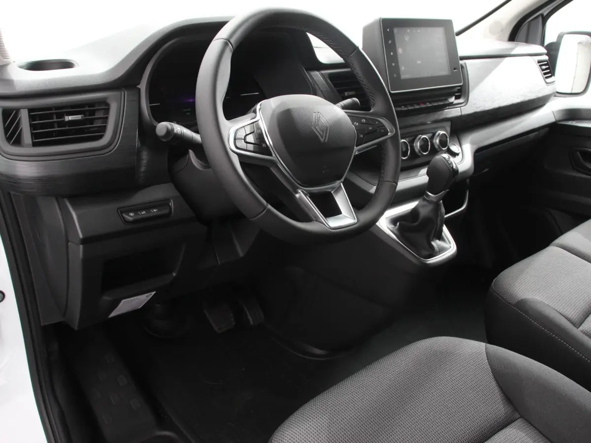 2.0 Blue dCi 150 EDC T30 L2H1 Advance Dubbele cabine Navigatie Airco Lichtmetalen velgen Betimmering Trekhaak Camera Parkeer sensoren Dab