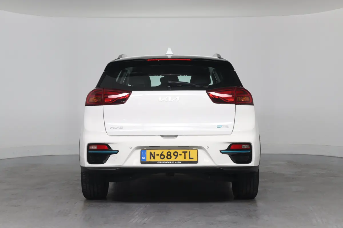 DynamicLine 64 kWh | 1e Eigenaar! | SOH 100% | Warmtepomp | Cruise Adaptive | Camera | Half Leder | Clima | Navi | Keyless | Parkeersensoren | Lichtmetalen Velgen