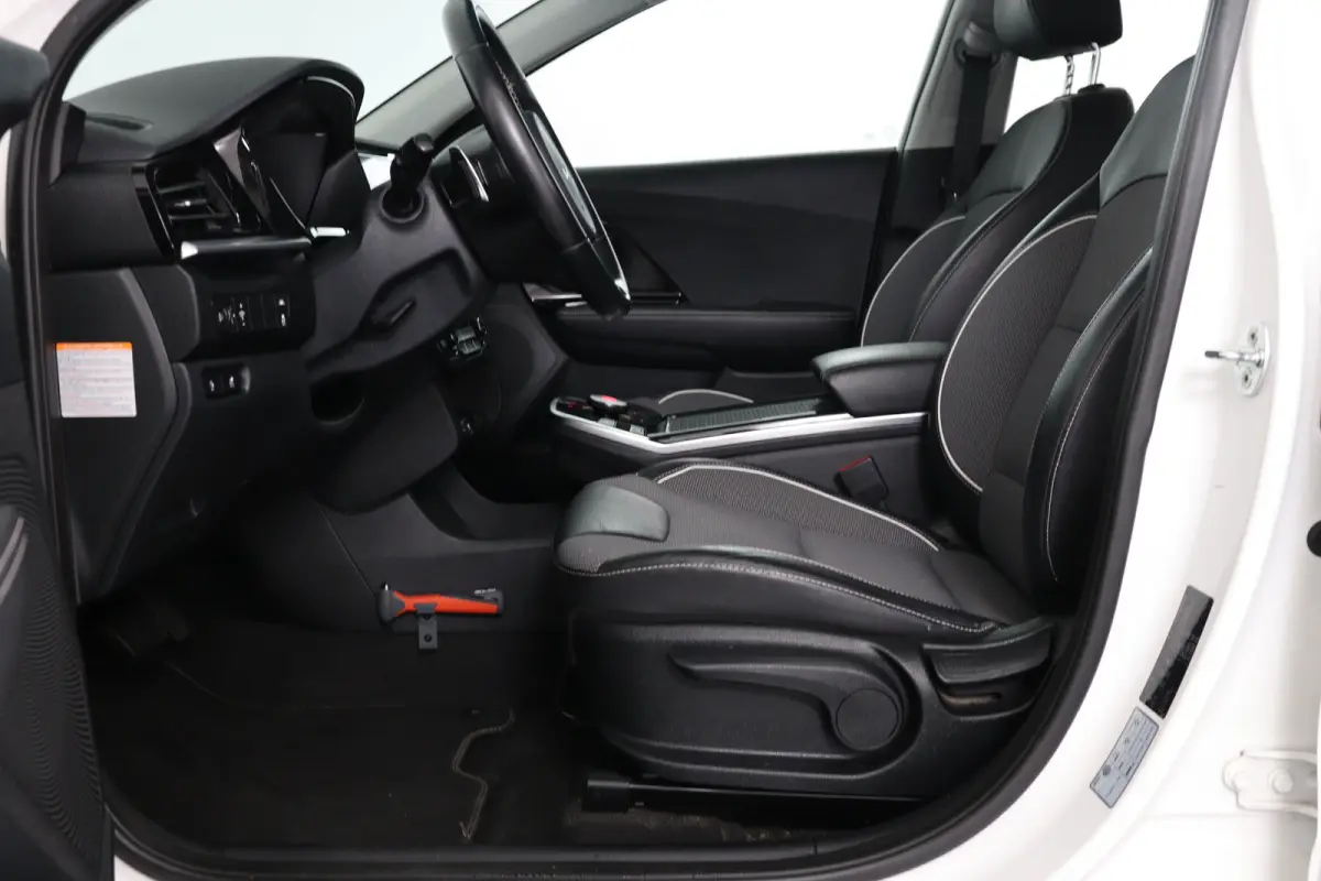 DynamicLine 64 kWh | 1e Eigenaar! | SOH 100% | Warmtepomp | Cruise Adaptive | Camera | Half Leder | Clima | Navi | Keyless | Parkeersensoren | Lichtmetalen Velgen
