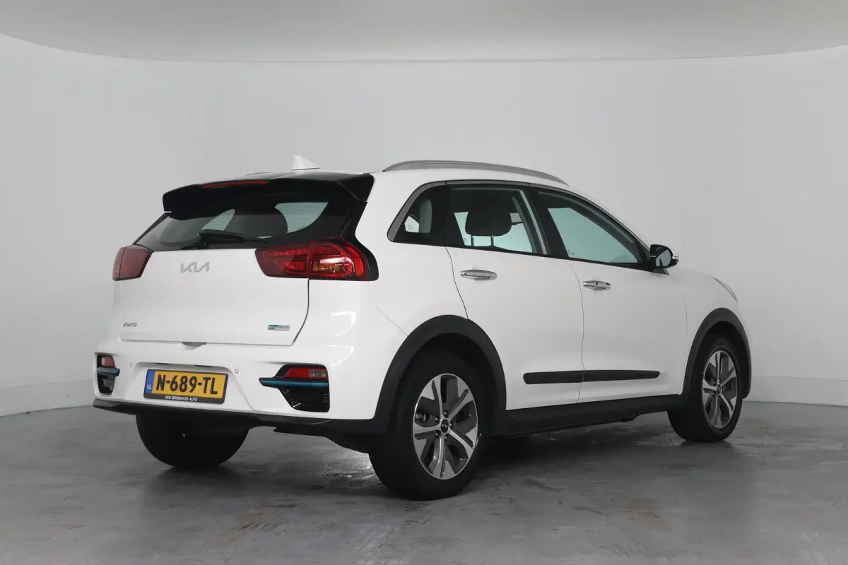 DynamicLine 64 kWh | 1e Eigenaar! | SOH 100% | Warmtepomp | Cruise Adaptive | Camera | Half Leder | Clima | Navi | Keyless | Parkeersensoren | Lichtmetalen Velgen
