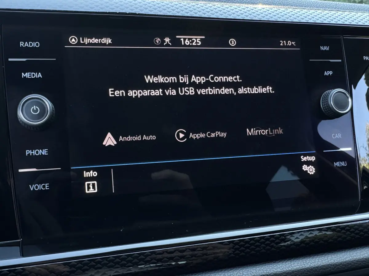 TSI 95PK LIFE EDITION CARPLAY/PDC/STOELVERW.