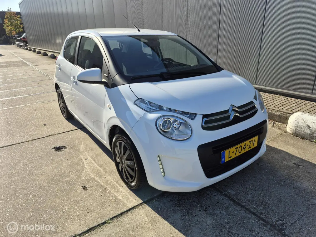 1.0 VTi Feel Airco / Carplay / Achteruitrij camera