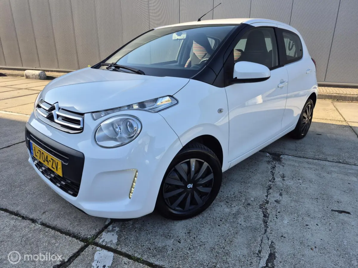1.0 VTi Feel Airco / Carplay / Achteruitrij camera