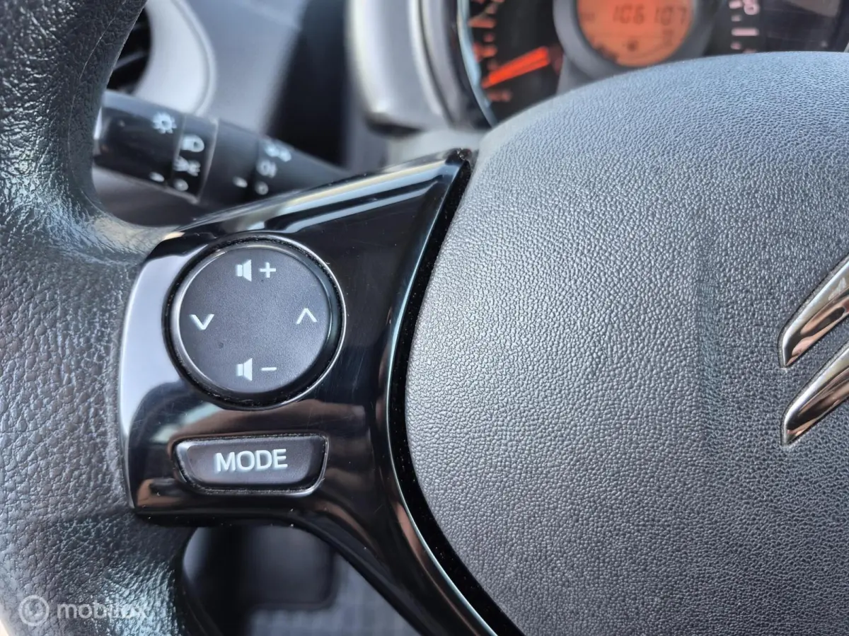 1.0 VTi Feel Airco / Carplay / Achteruitrij camera