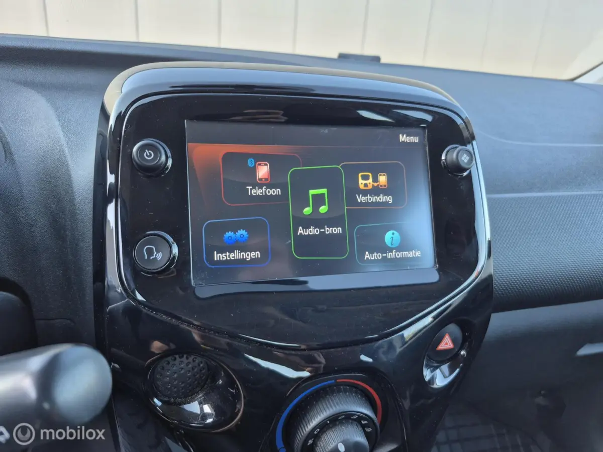 1.0 VTi Feel Airco / Carplay / Achteruitrij camera