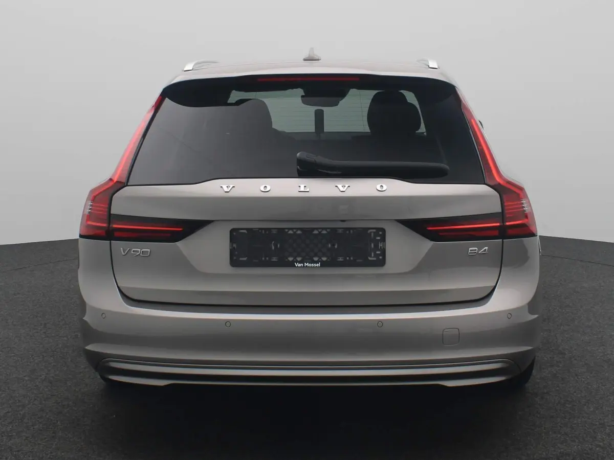 2.0 B4 Momentum Pro | 360 CAMERA  | APPLE CARPLAY - ANDROID AUTO | STOELVERWARMING | ELEKTRISCHE KOFFERKLEP | TREKHAAK | LEDEREN INTERIEUR | PARKEERSENSOREN | KEYLESS | CLIMATE CONTROL | ADA