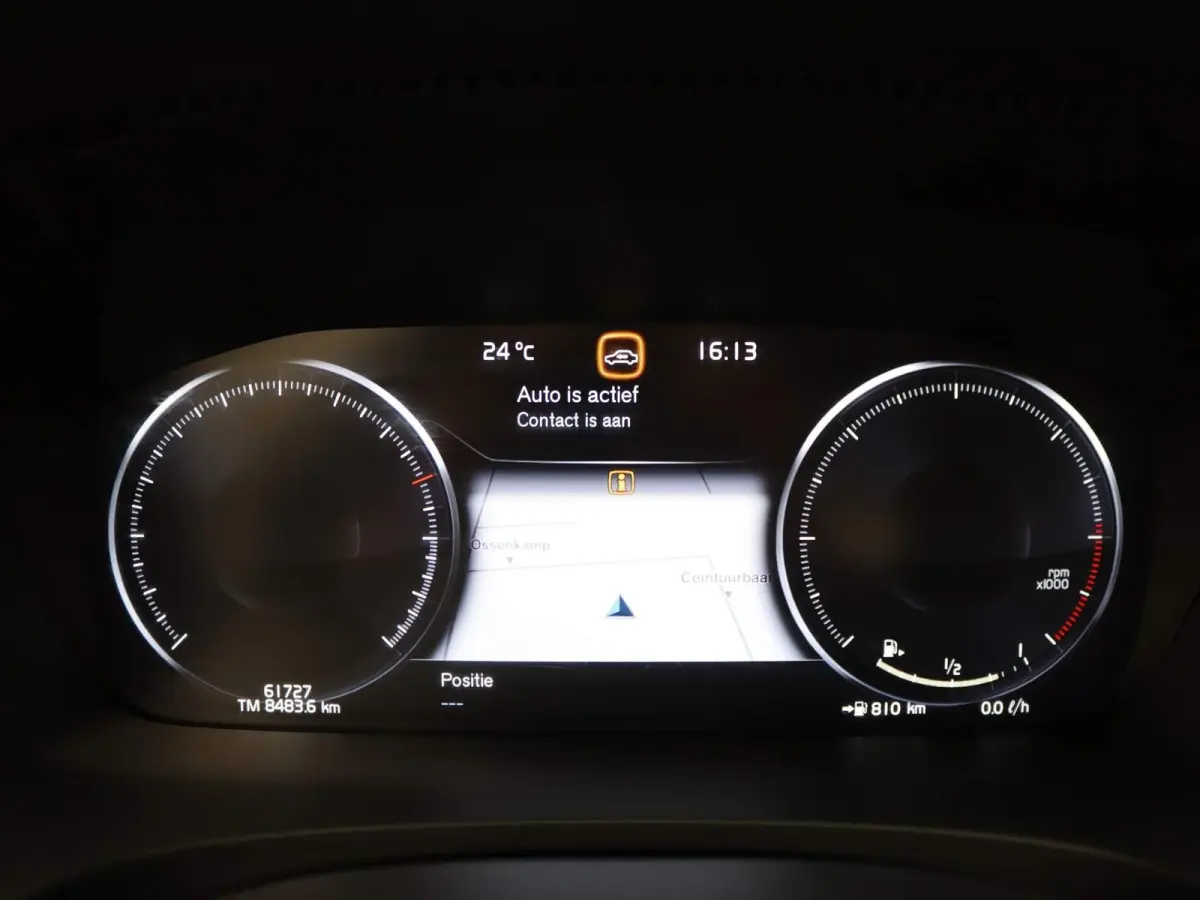 2.0 B4 Momentum Pro | 360 CAMERA  | APPLE CARPLAY - ANDROID AUTO | STOELVERWARMING | ELEKTRISCHE KOFFERKLEP | TREKHAAK | LEDEREN INTERIEUR | PARKEERSENSOREN | KEYLESS | CLIMATE CONTROL | ADA