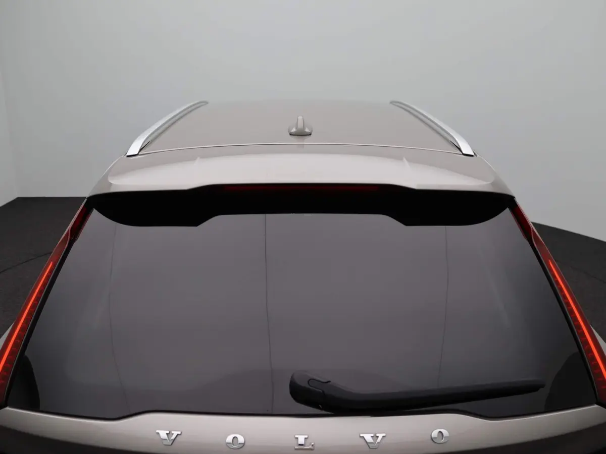 2.0 B4 Momentum Pro | 360 CAMERA  | APPLE CARPLAY - ANDROID AUTO | STOELVERWARMING | ELEKTRISCHE KOFFERKLEP | TREKHAAK | LEDEREN INTERIEUR | PARKEERSENSOREN | KEYLESS | CLIMATE CONTROL | ADA
