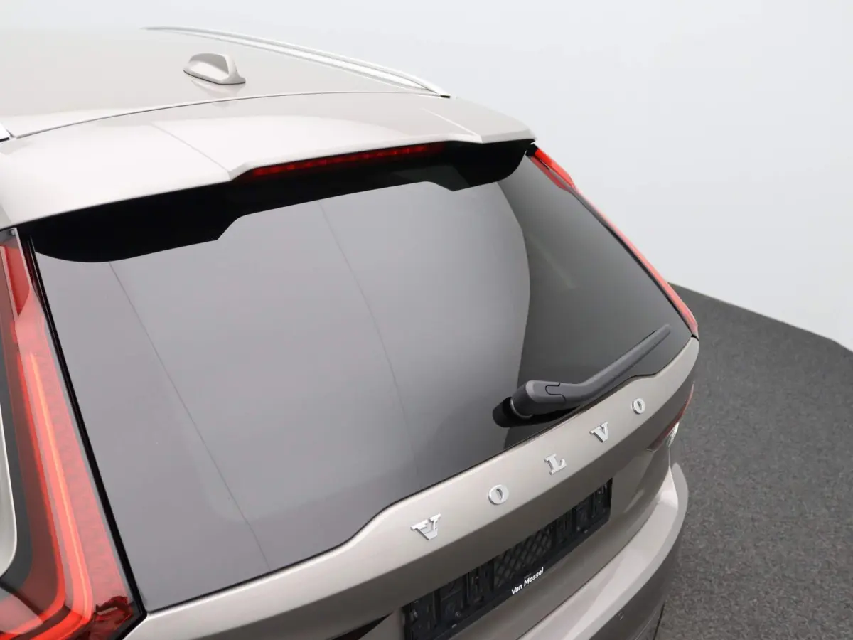 2.0 B4 Momentum Pro | 360 CAMERA  | APPLE CARPLAY - ANDROID AUTO | STOELVERWARMING | ELEKTRISCHE KOFFERKLEP | TREKHAAK | LEDEREN INTERIEUR | PARKEERSENSOREN | KEYLESS | CLIMATE CONTROL | ADA