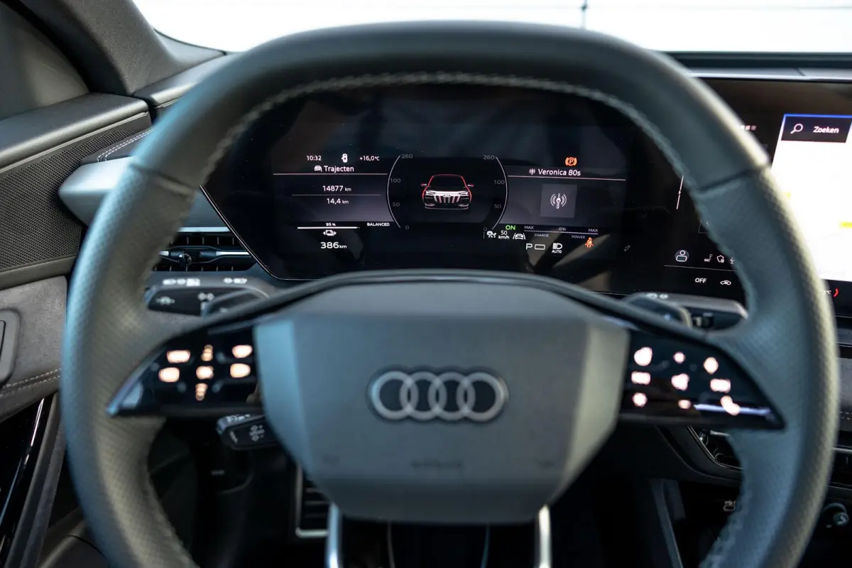 Performance 306pk S edition 100 kWh | Luchtvering | Panoramadak | B&O | Head-up